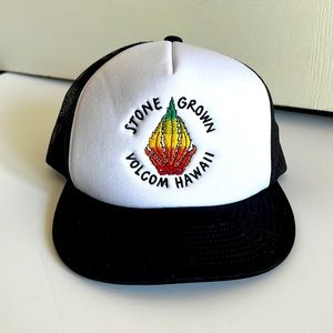 Volcom Hawaii snap back trucker hat